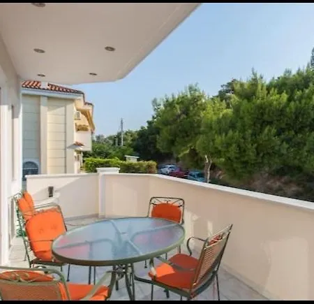 Ariadne 3*